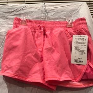 Iviva Camp Runner Short